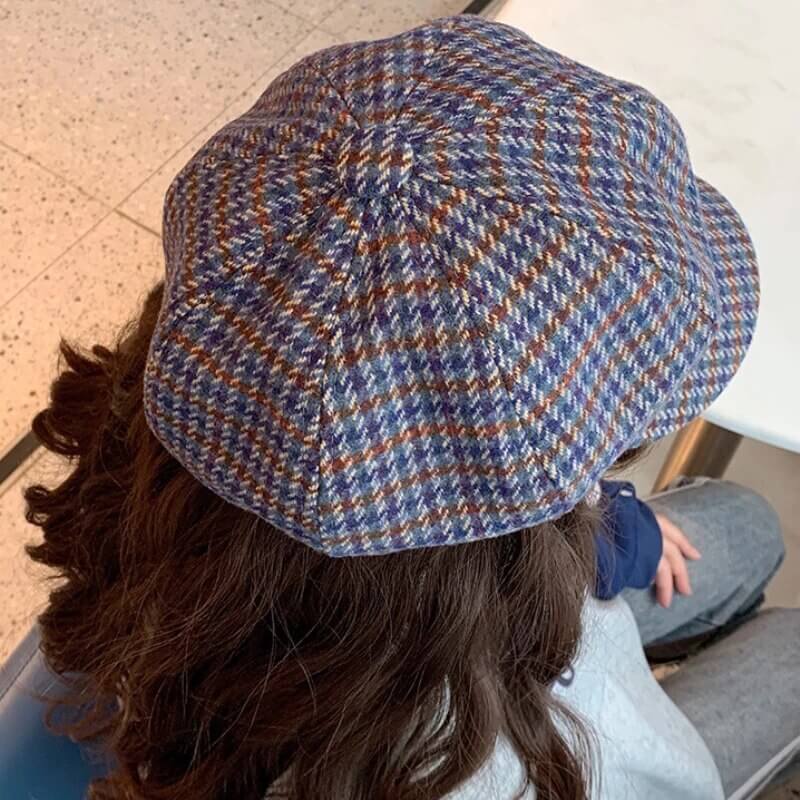 Herrehatt: Boston Scally beret i klassisk, rutete bomull, ideell vintage stil.
