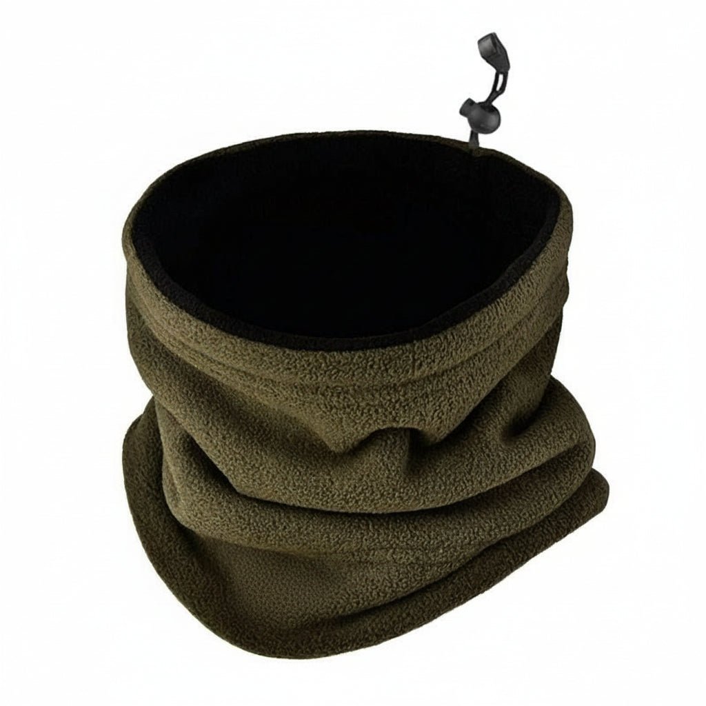 Detaljbilde av myk og varm herre fleece halsvarmer. Ideell for ekstra isolasjon på vinteren.