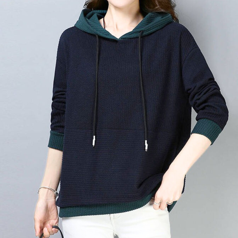Karamellfarget herre hettegenser med justerbar snøring. En moderne og komfortabel hoodie for avslappet bruk.