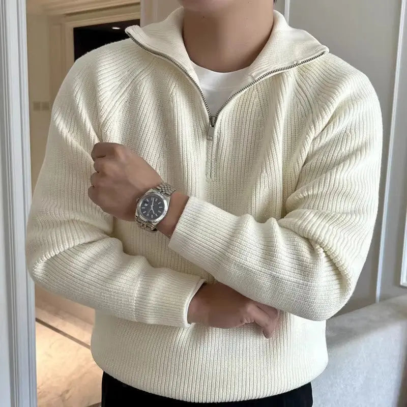 Herre pullover med kvart glidelås og klassisk stripet design. Stilfull langermet trøye for menn.