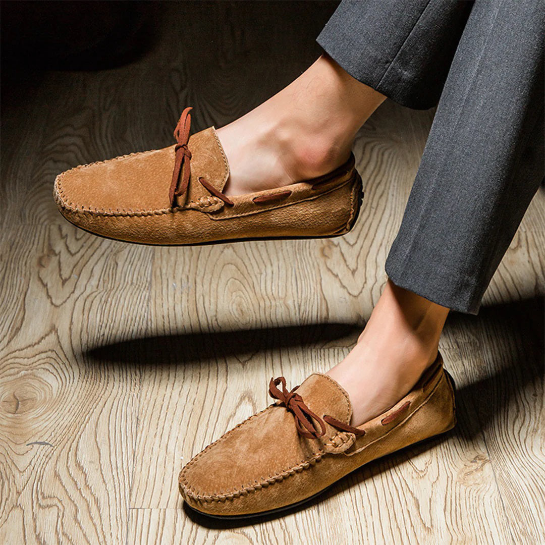 Komfortable herresko: Moderne slip-on loafers med robust såle, elegant design for vår, høst og hverdag.