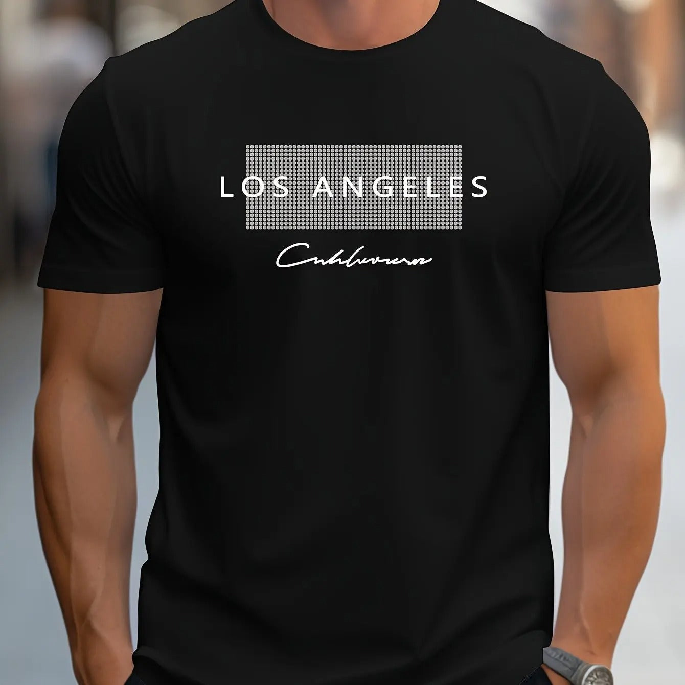 Komfortabel herre slim fit t-skjorte med Los Angeles-trykk. Myk bomull, perfekt for sommer og fritid. Stilren urban stil.