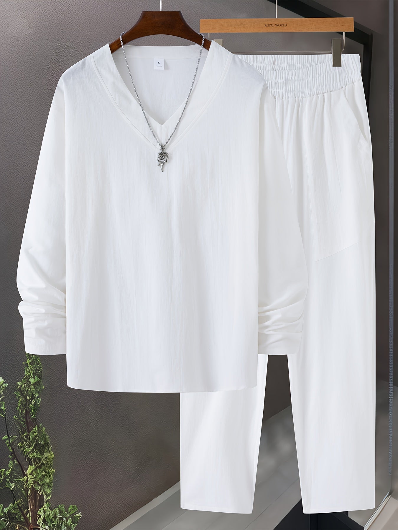 Komfortable avslappede bukser fra herre loungewear sett. Myke fritidsbukser for optimal komfort hjemme.
