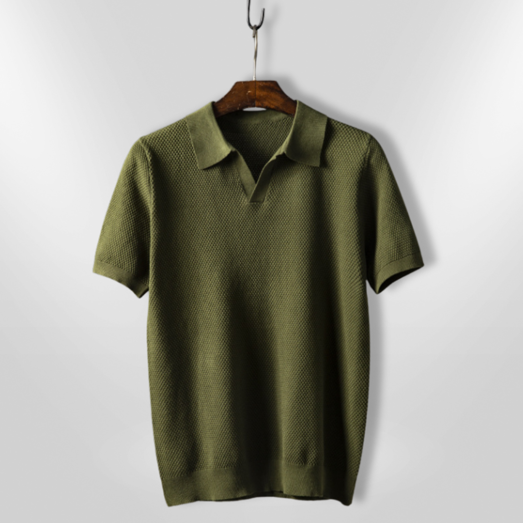Herre moderne polo t-skjorte i pustende stoff, perfekt for sommer. Elegant, komfortabel herrepolo med kort erm.