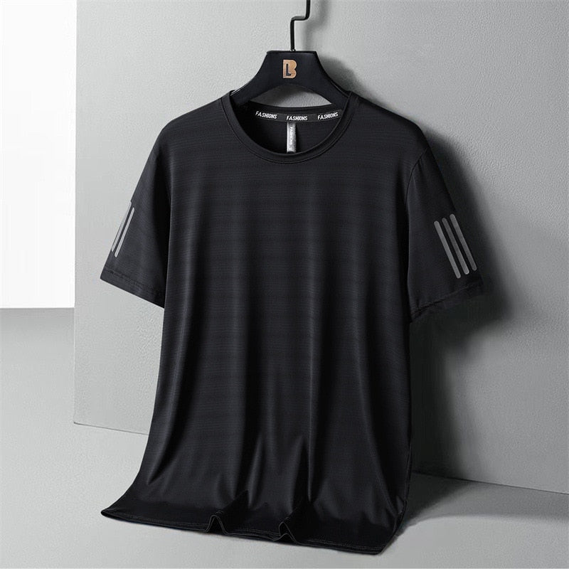 Sporty herre pullover, hurtigtørkende for aktivtøy. En allround genser med løs passform, perfekt for trening og hverdag.