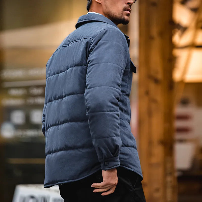 Komfortabel Regular Fit herrejakke. Quilted yttertøy for menn, perfekt som høst- og vinterjakke.