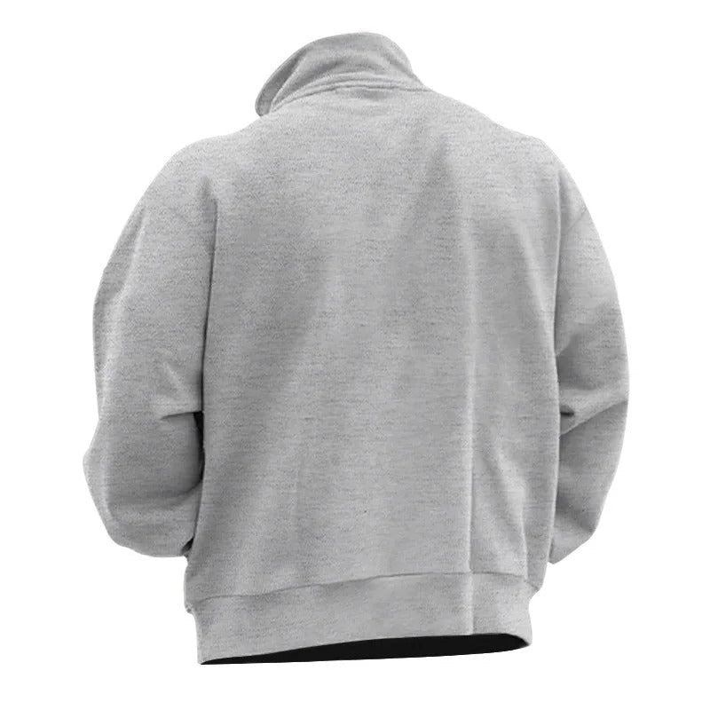 Detaljert bilde av herre sweatshirt: halv glidelås og robust ståkrage. Stilfull genser.