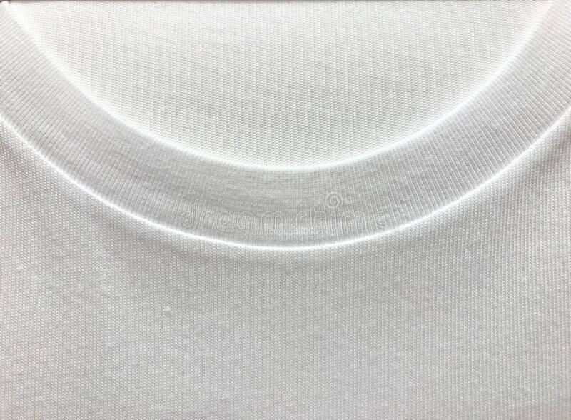 Moderne herre t-skjorte med 3D-effekt. Stilig, pustende og komfortabel mote for hverdag og fritid.