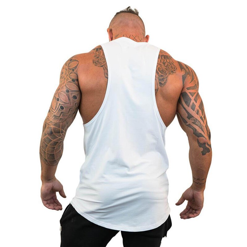 Herre treningssinglet med rund hals, perfekt for aktive dager, gym og sommeraktiviteter.