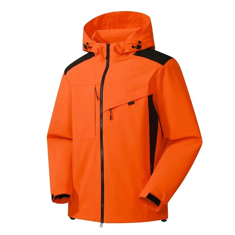 Slitesterk herre skijakke i sporty design. Optimal for vintereventyr og fritidsbruk.