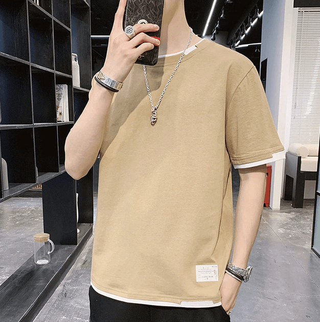 Stilig oversized bomullst-skjorte for menn; løs passform, ideell for moderne streetwear-mote.