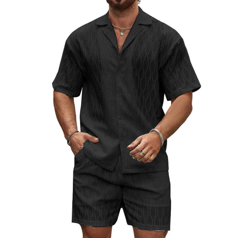 Herresett for sommeren: kortermet skjorte og shorts i avslappet stil, perfekt for ferie og strand.