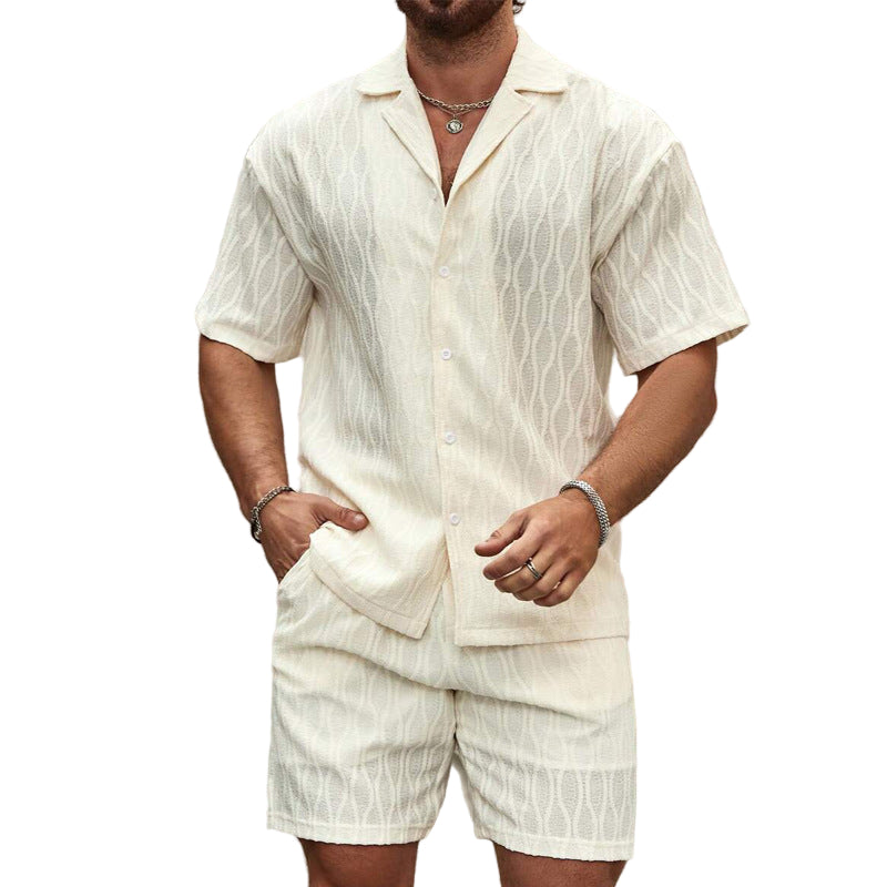 Komfortabelt herresett med kortermet sommerskjorte og matchende shorts, ideelt for uformelle dager.