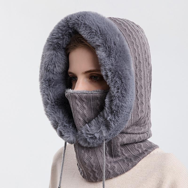 "Hette-skjerf for kvinner i flere farger, varm og stilig, ideell for vinter, laget av luksuriøs polyester."