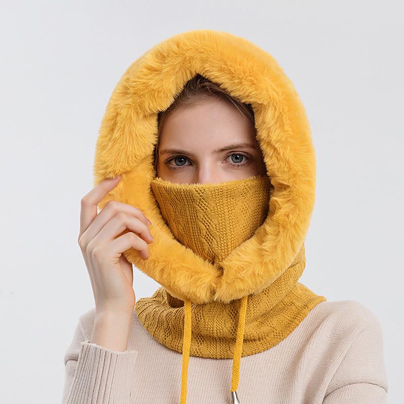 "Hette-skjerf for kvinner i flere farger, varm og stilig, ideell for vinter, laget av luksuriøs polyester."