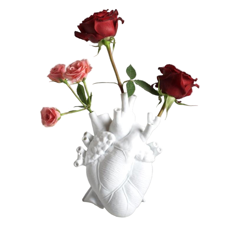 Hjerteformet vase i hvit harpiks, 20cm, for innendørs dekorasjon og tørkede blomster
