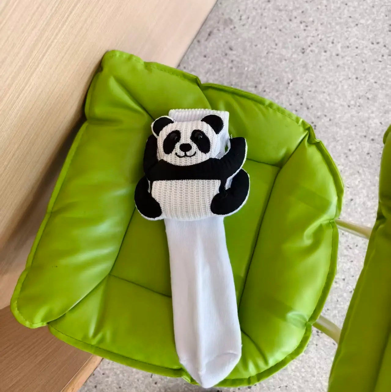 Fargerike hussokker med sjarmerende 3D dyremotiv. Myke, varme og sklisikre.