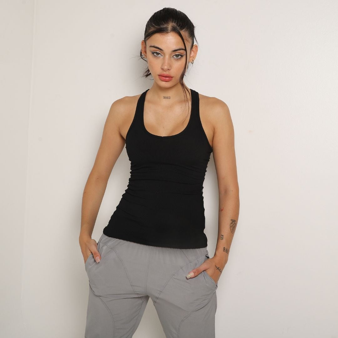 Seamless Tank Top with Built-in Bra - Comfort & Style