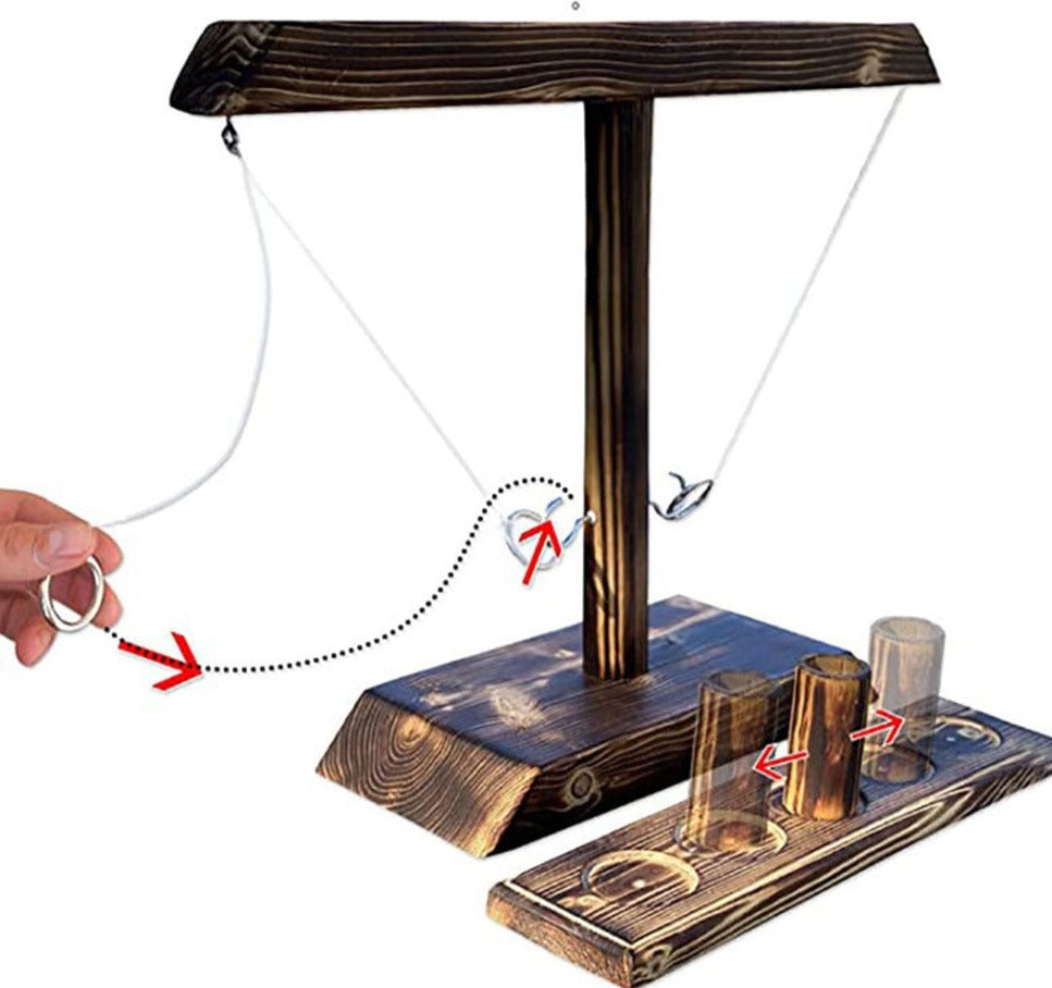 Interaktivt drikkespill i tre med ringkast for voksne og barn, perfekt for fest og underholdning