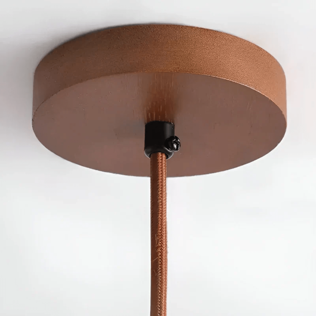 Japansk stil taklampe, justerbar for perfekt belysning. Ideell designlampe for retro interiør.