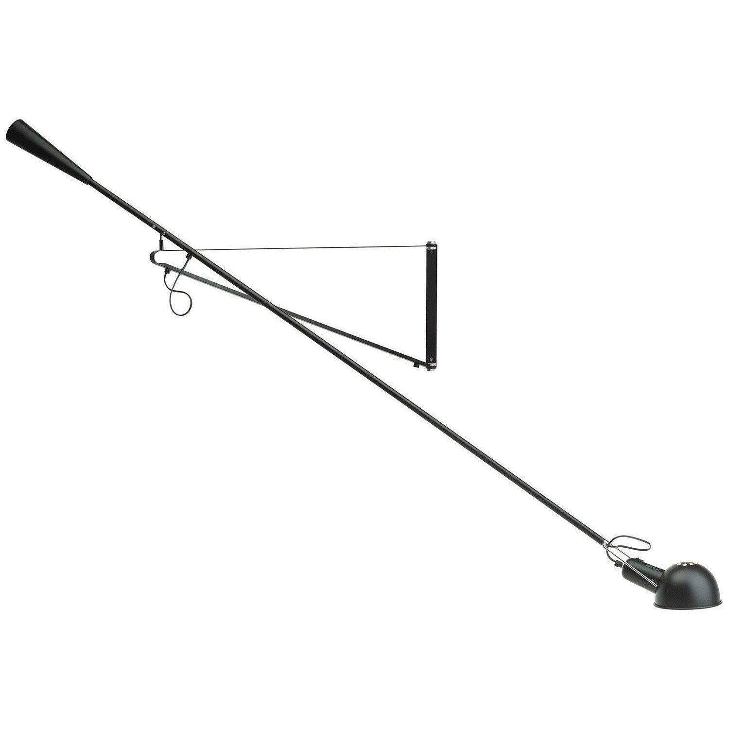 Stilfull justerbar vegglampe for moderne hjem. Svart/hvit industridesign, perfekt for interiørbelysning.