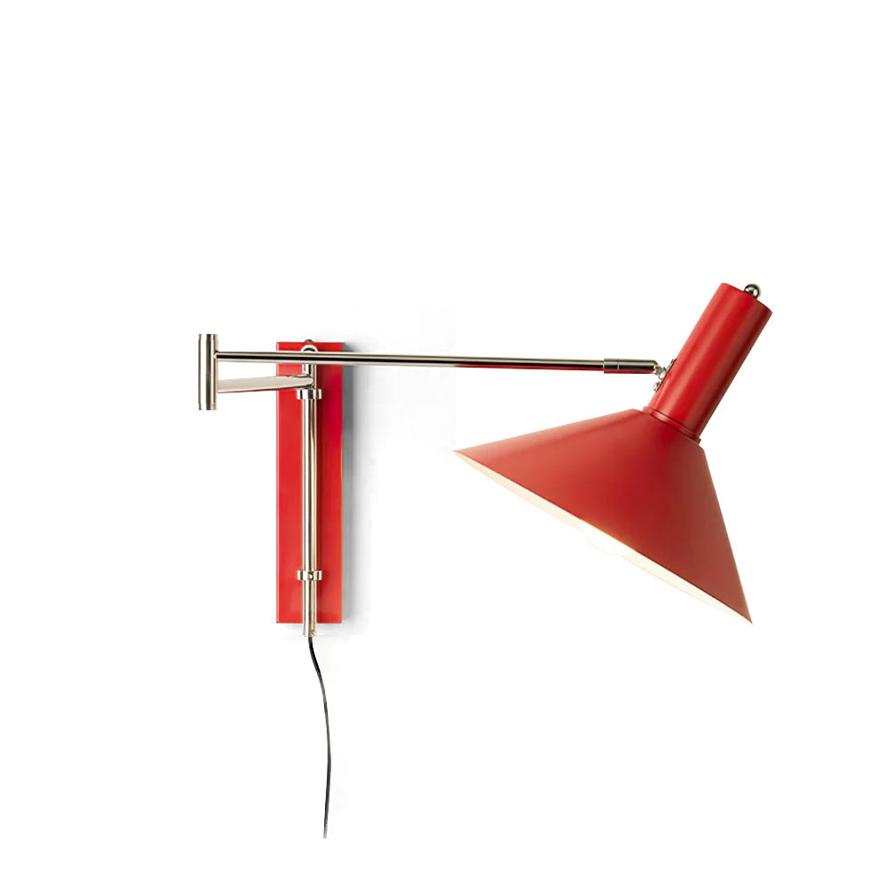Moderne justerbar vegglampe, ideell som leselampe ved seng eller sofa. Stilren stue/soveromsbelysning.