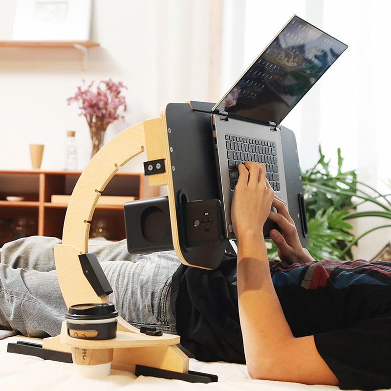 Praktisk bærbart laptopbord for optimal ergonomi, lett å ta med seg og tilpasse ulike miljøer.