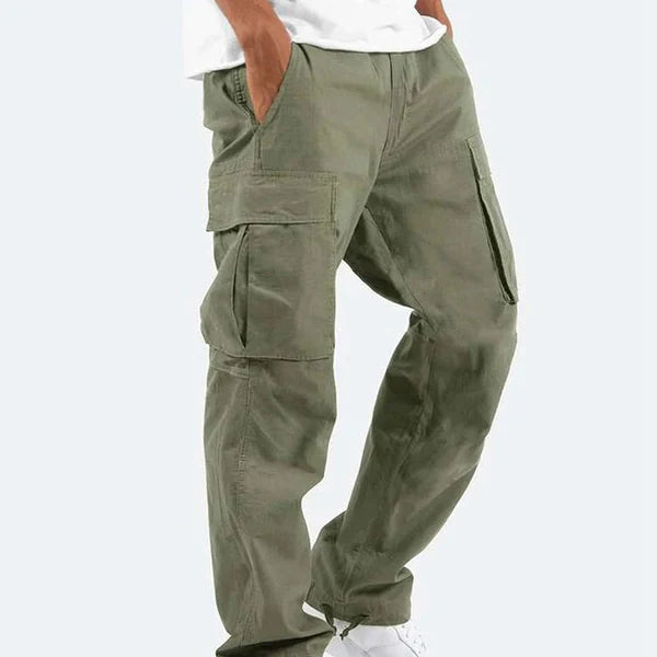 "Khaki cargo-bukse for menn med sidelommer, fleksibelt stretchstoff og moderne design for komfort hele dagen."