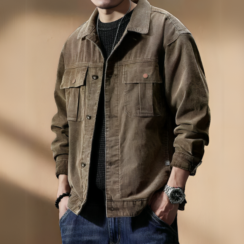 Komfortabel herre corduroy jakke i khaki. En allround jakke for casual stil om høsten og vinteren.