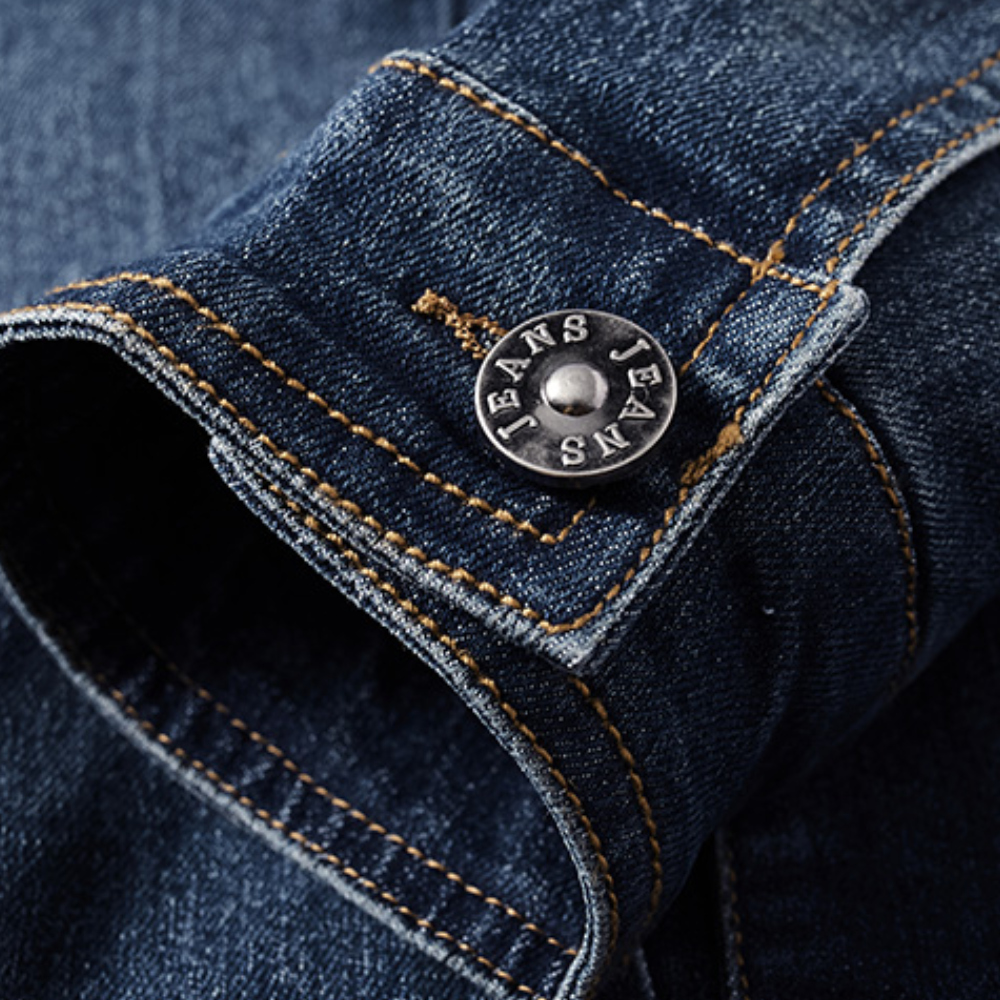 Slitesterk herre denimjakke for menn, en allsidig klassisk ytterjakke som passer til mange antrekk.