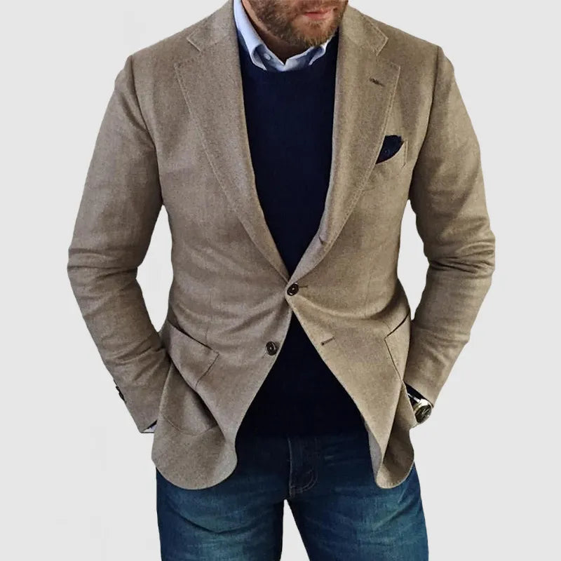 Stilren herreblazer, ideell for formelle anledninger, business eller en elegant uformell stil.