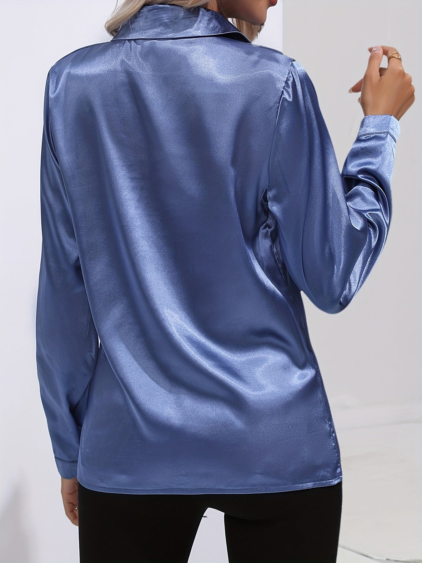 Elegant damebluse for kvinner, sofistikert og tidløs, perfekt for fest og formelle anledninger.