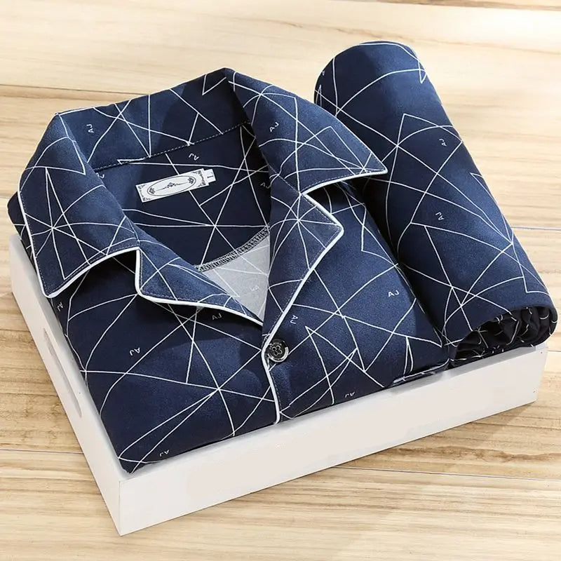 Elegant herrepyjamassett, en tidløs gaveide for menn som verdsetter komfortabelt nattøy
