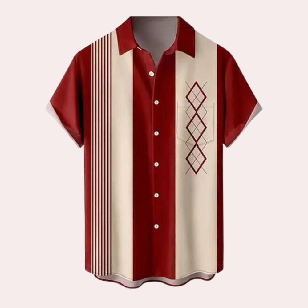 Stilfull menns retro skjorte med korte ermer. Klassisk design for en avslappet, men elegant sommerlook.