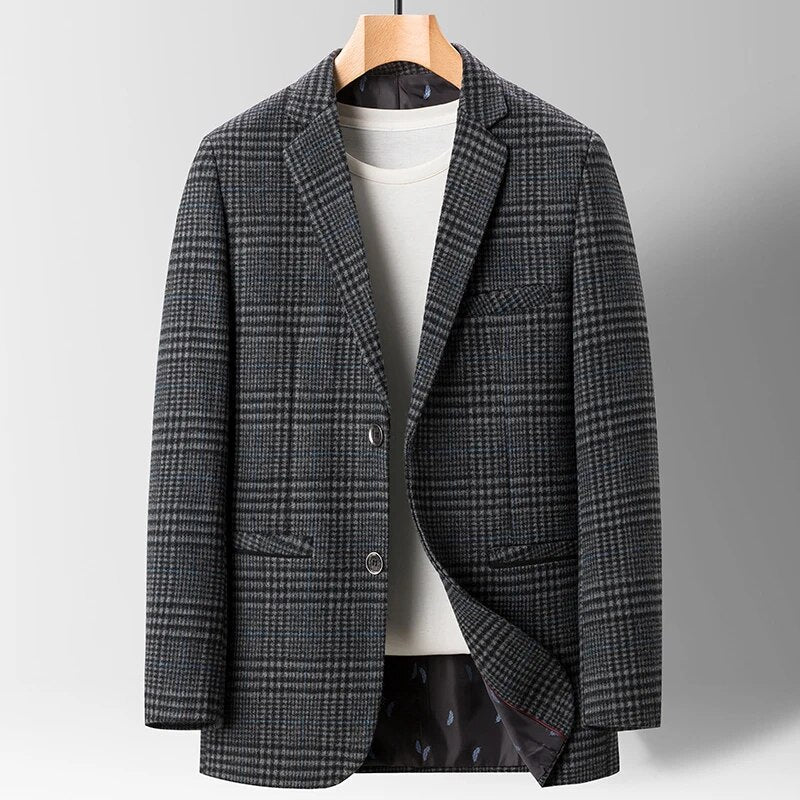 Tidløs herreblazer i klassisk design. Passer til formelle begivenheter og stilige hverdagsantrekk.