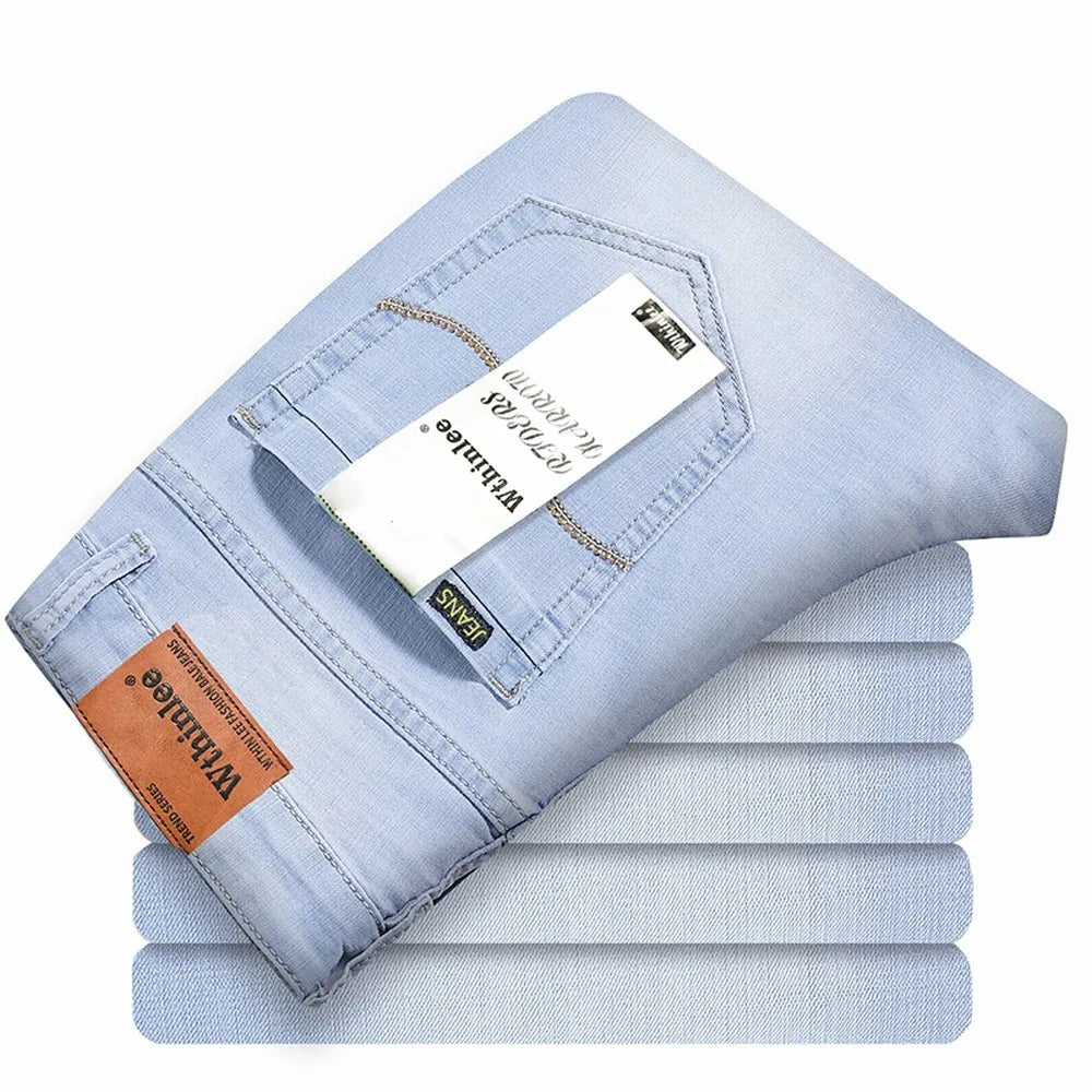"Klassiske denimjeans for menn med rett ben, stretch-materiale, tidløst design og perfekt passform for stil og komfort."