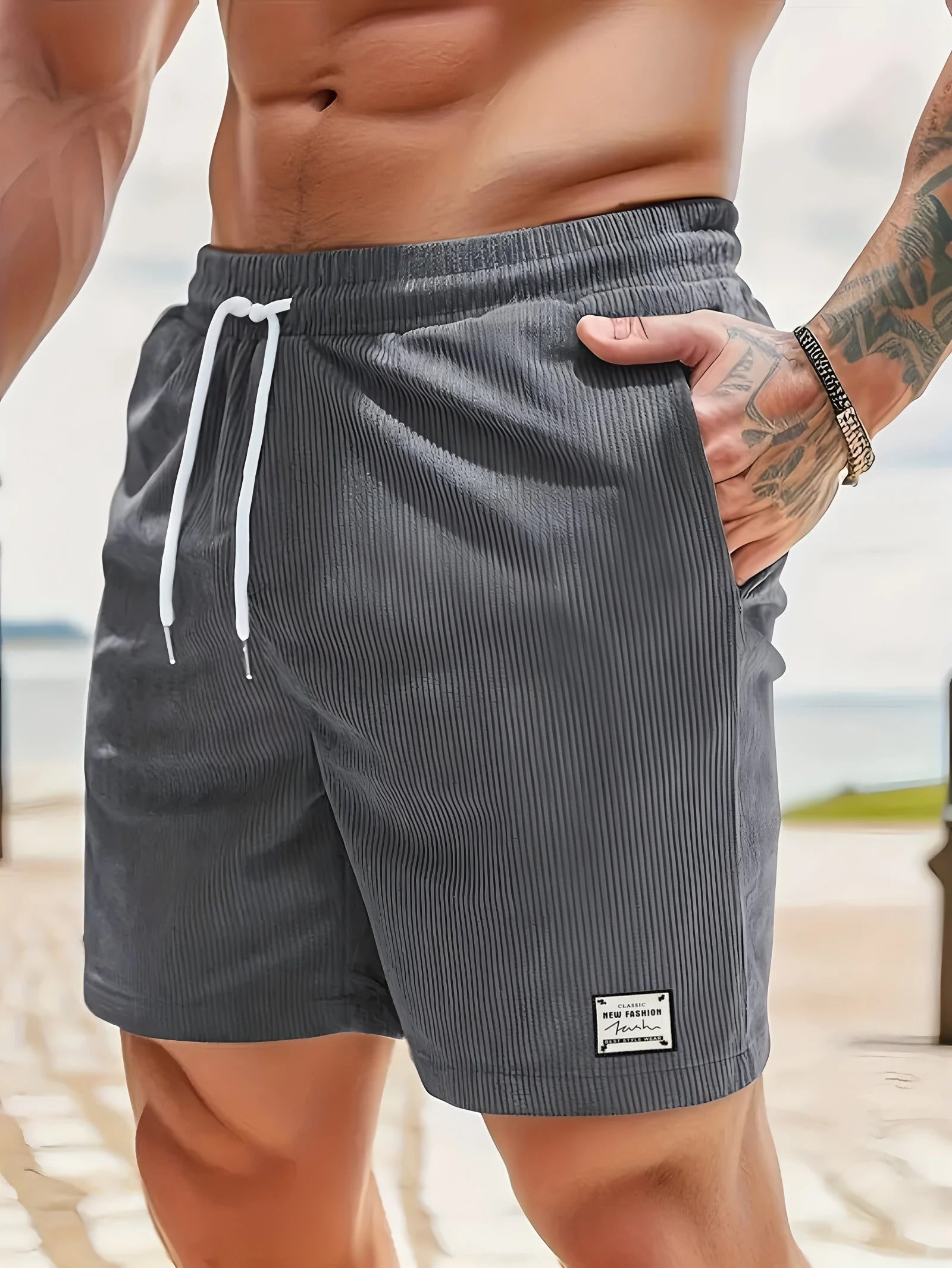 Allsidig herreshorts med pustende stoff og komfortabel, fleksibel midje.