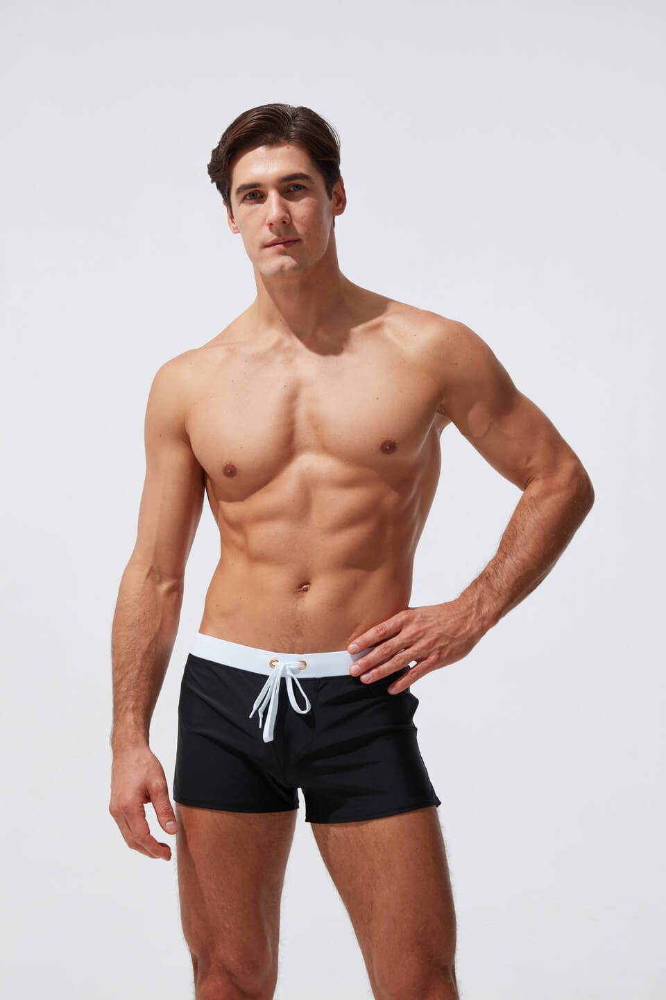 Badeshorts for menn med UV-beskyttelse, komfortable og hurtigtørkende for strand.