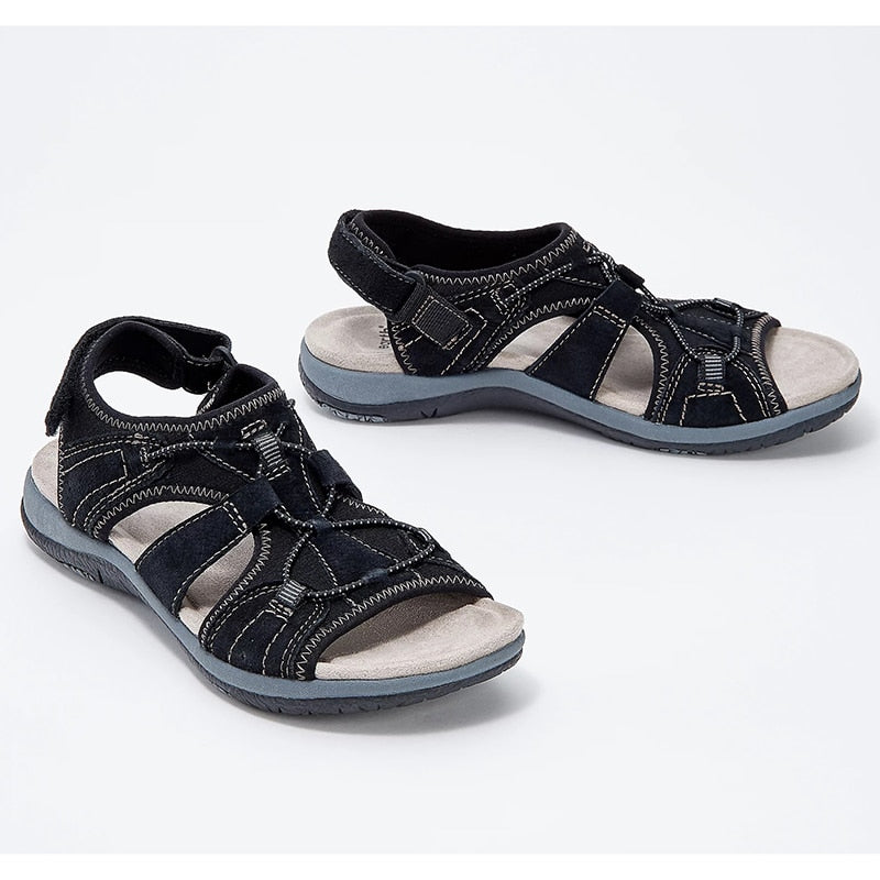 Stilige og komfortable sandaler for kvinner i bohemsk stil, med justerbare reimer og demping.