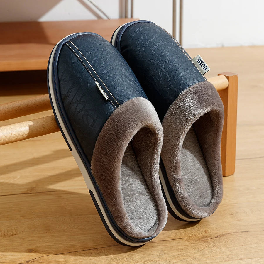 Sklisikre herre innendørs slippers med solid såle, gir trygghet på glatte gulv.