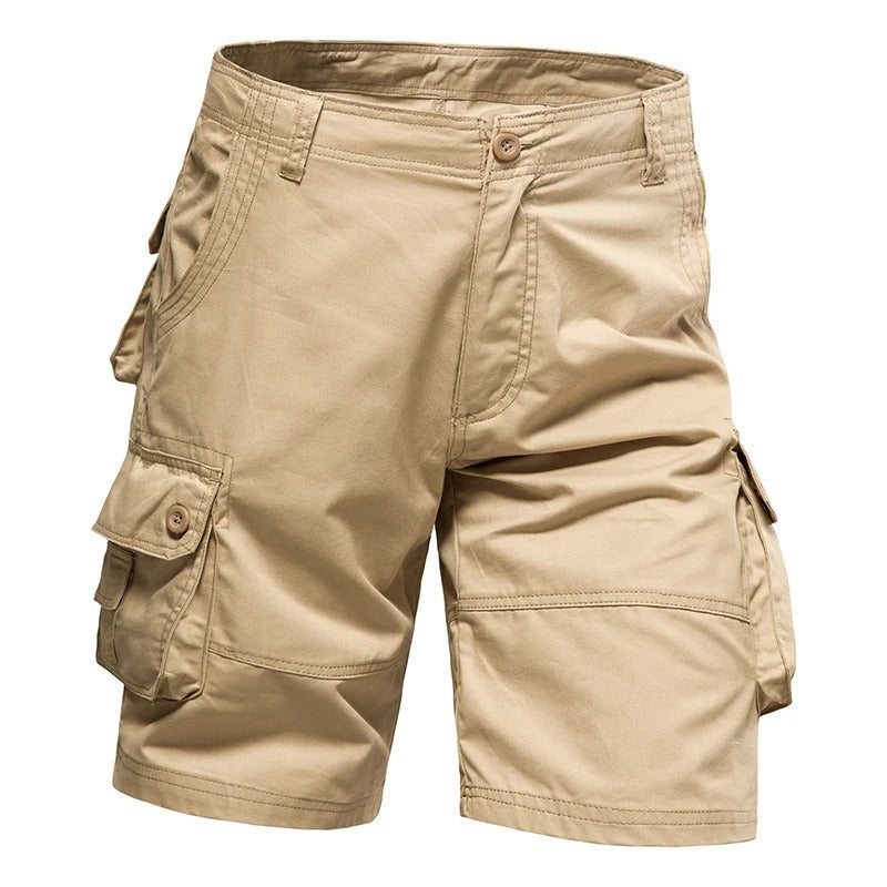 Lette sommershorts for menn med flere lommer, ideelle for utendørsaktiviteter.