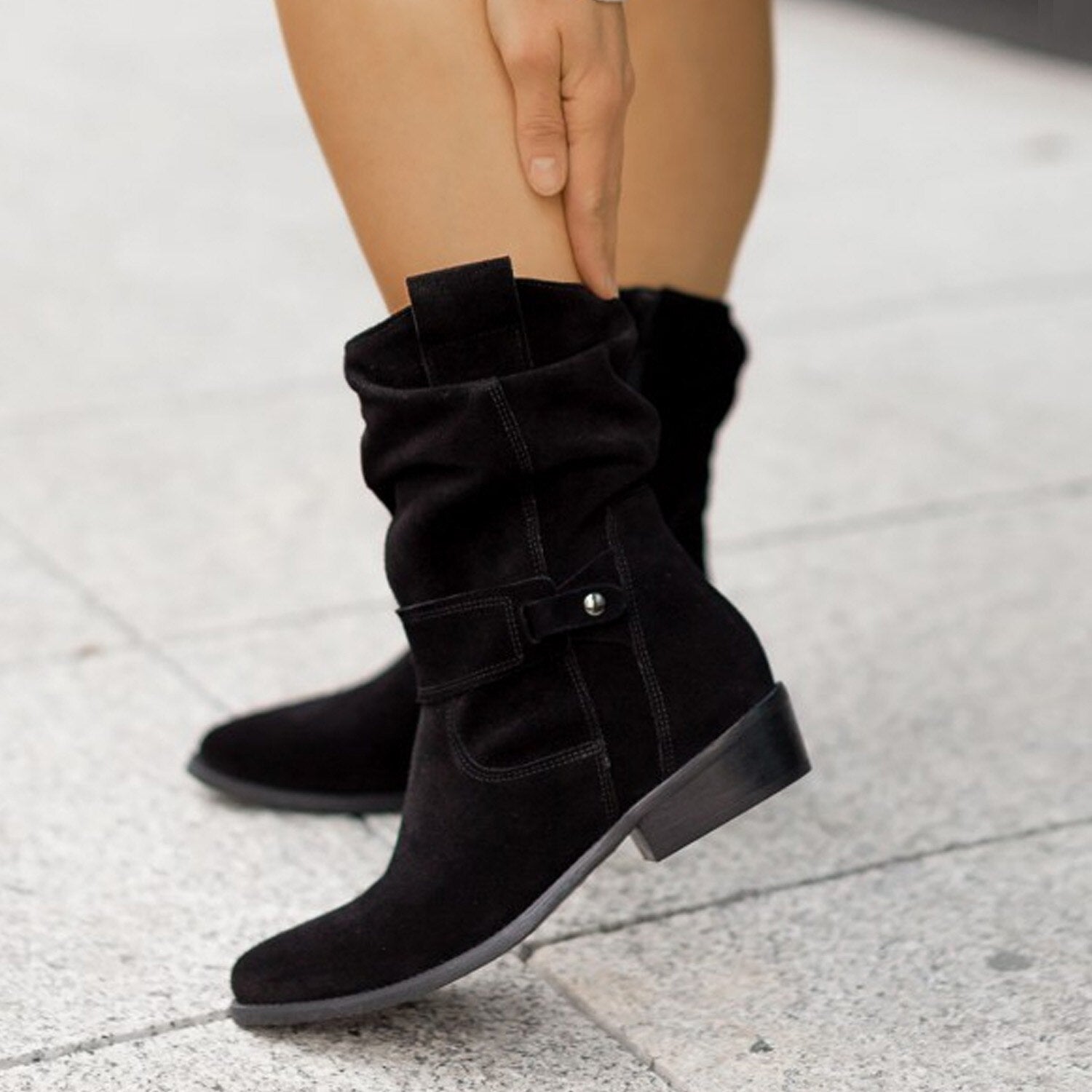 Elegante kvinneboots med komfortabel såle. Allsidige damesko, ideelle for fest og hverdag.