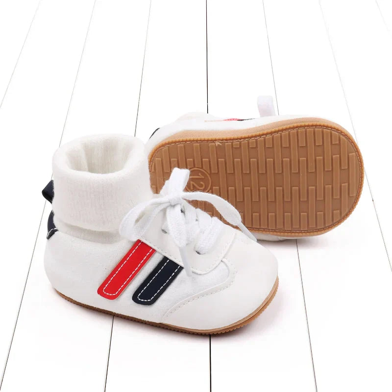 Komfortable mini babysko med antiskli, mykt bomull, slip-on stil, i blått/hvitt, perfekt for babyens første steg.