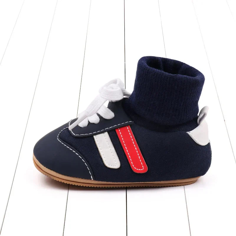 Komfortable mini babysko med antiskli, mykt bomull, slip-on stil, i blått/hvitt, perfekt for babyens første steg.