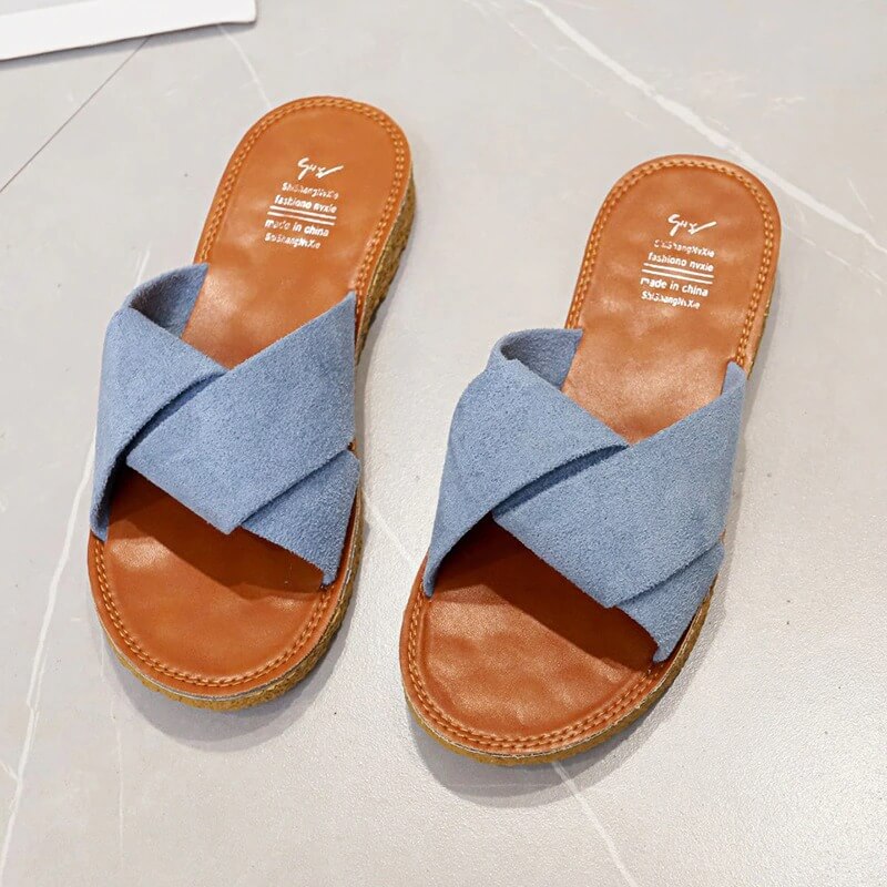 Elegant design: Criss-cross sandaler i brunt til kvinner, allsidige fritids- og sommersko.