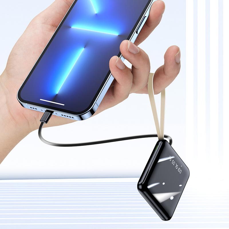 Elektronikk: 20000mAh powerbank for hurtiglading, med fastmonterte kabler for alle enheter