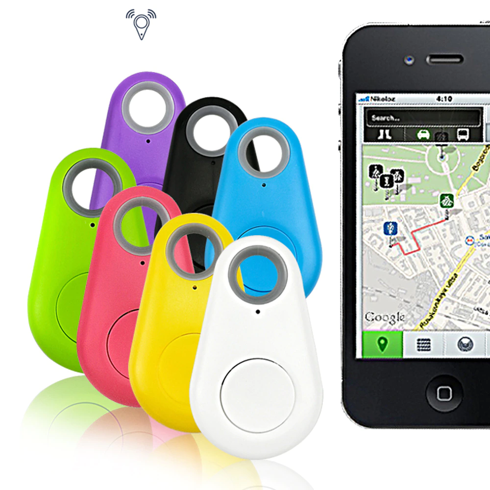 "Kompakt GPS-tracker i rosa plast for sanntidssporing av eiendeler; lett og brukervennlig med mobilapp."