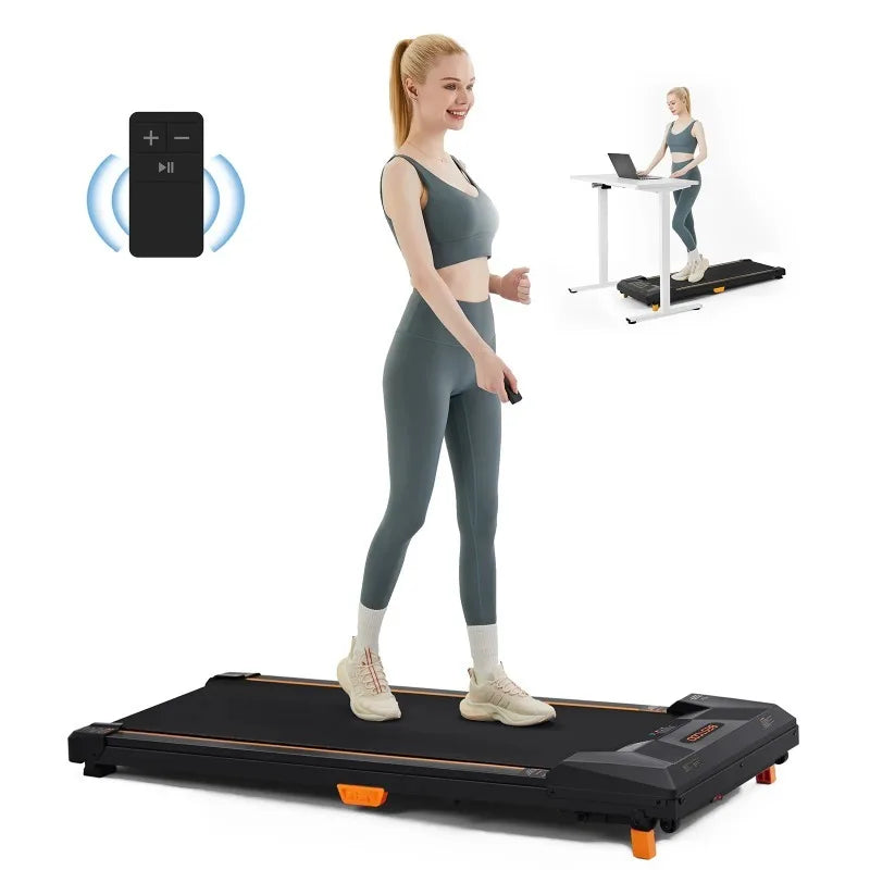 Hjemmetredemølle justert for høy stigning, ideell for variert kondisjonstrening og fitness.