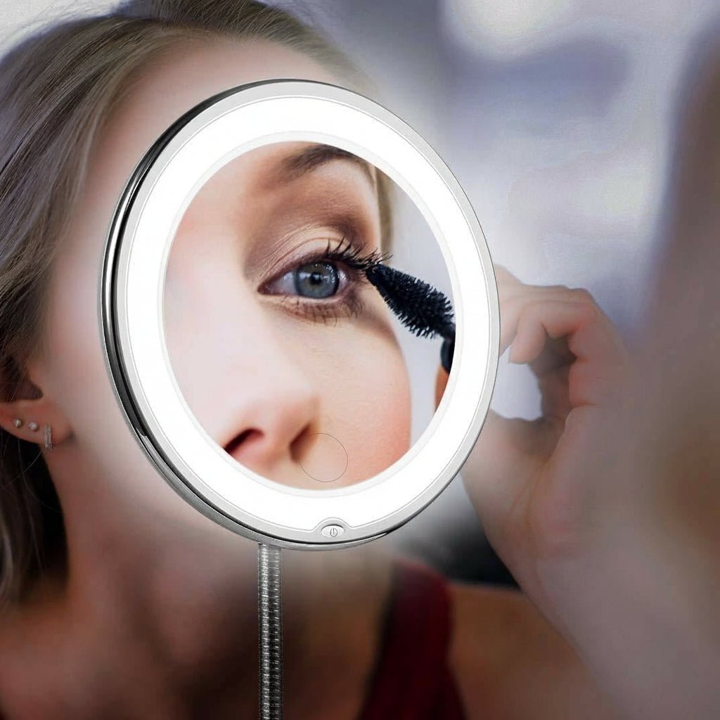 Sminkespeil med LED-lys og 10x zoom. Perfekt for detaljert makeup og hudpleie.