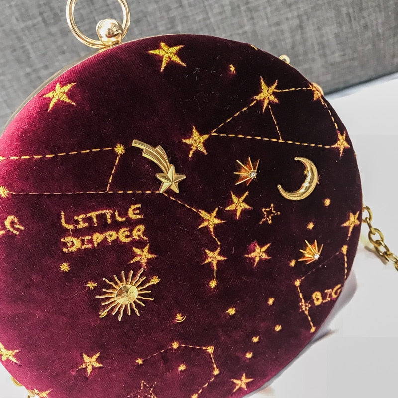 Fremhevende fløyelsveske med et fengslende stjerne- og månedesign, en unik kvinne- og skulderveske med kosmisk touch